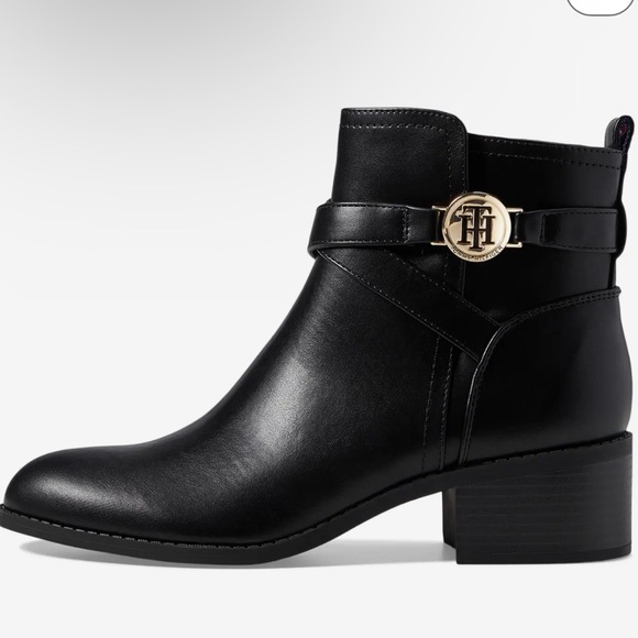 🌸TOMMY HILFIGER🌸 Diyana Faux Leather Ankle Bootie Black Size: 5 - Picture 1 of 15